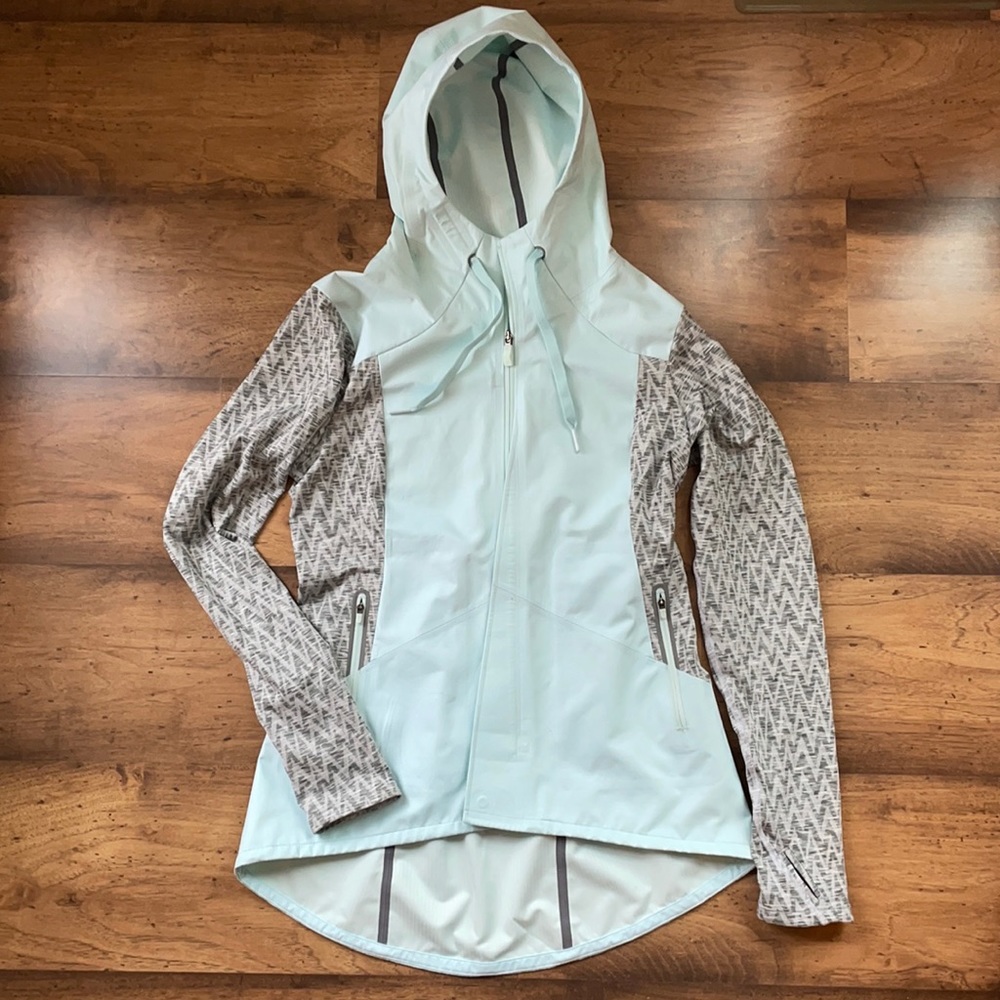 The North Face Lightweight Jacket size Medium